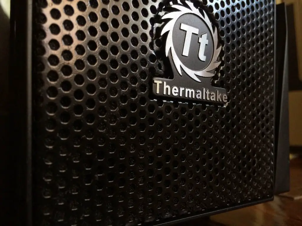 Unboxing & Review: Thermaltake Versa H21 10