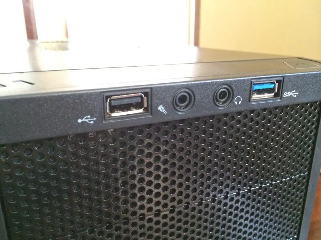 Unboxing & Review: Thermaltake Versa H21 12