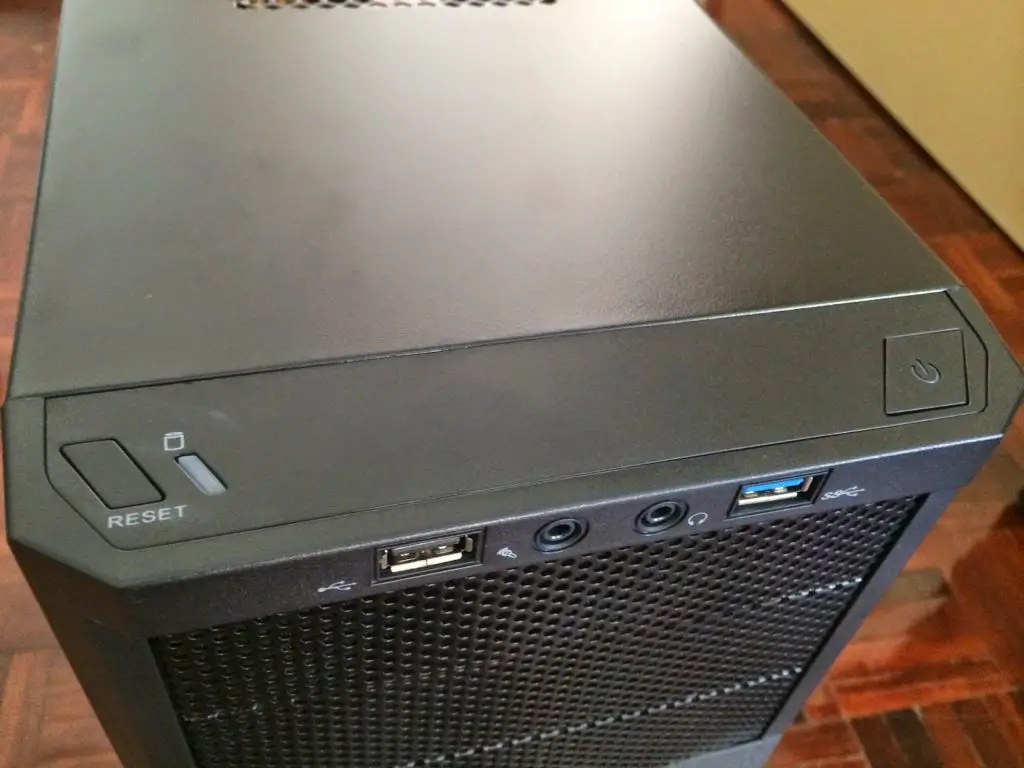 Unboxing & Review: Thermaltake Versa H21 14