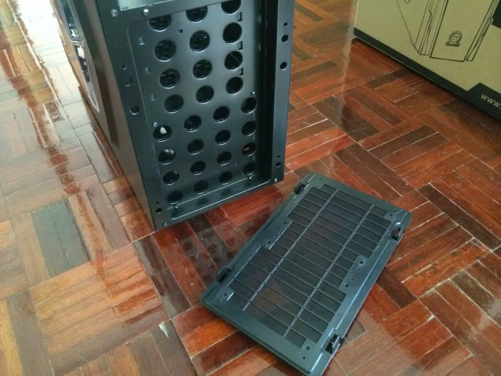 Unboxing & Review: Thermaltake Versa H21 26