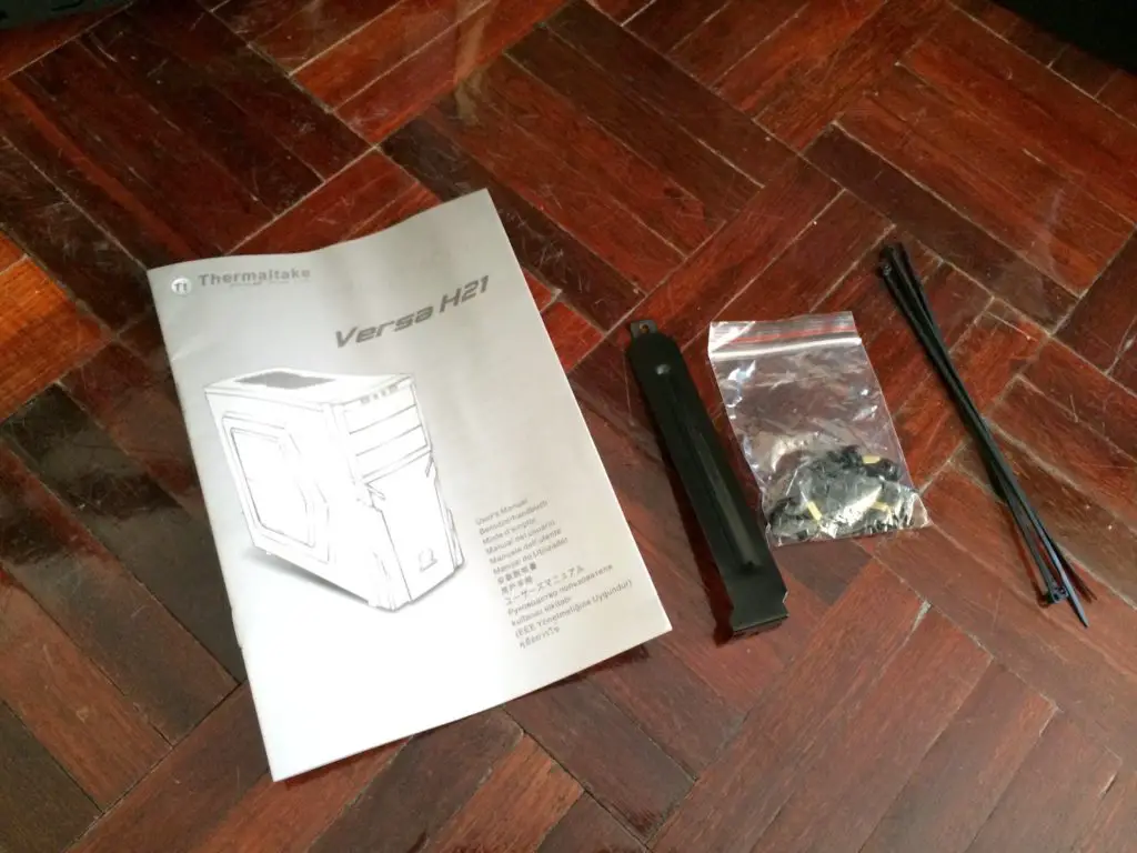 Unboxing & Review: Thermaltake Versa H21 4