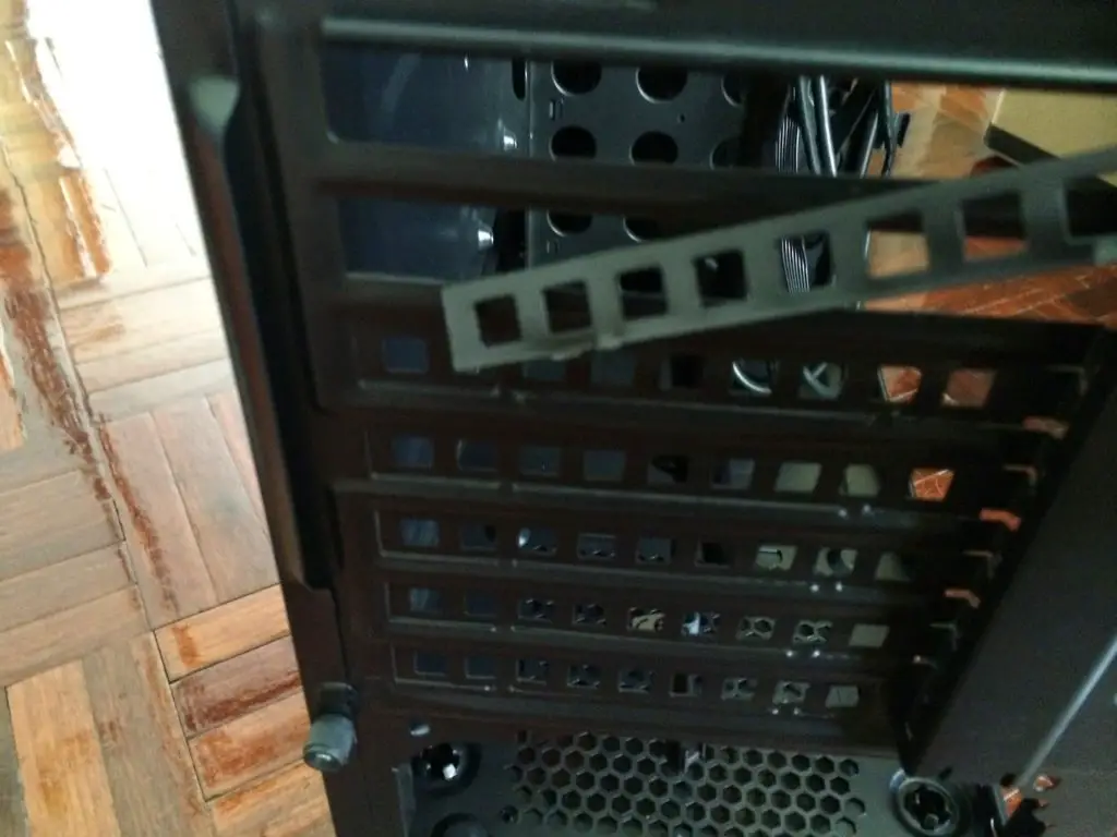Unboxing & Review: Thermaltake Versa H21 46