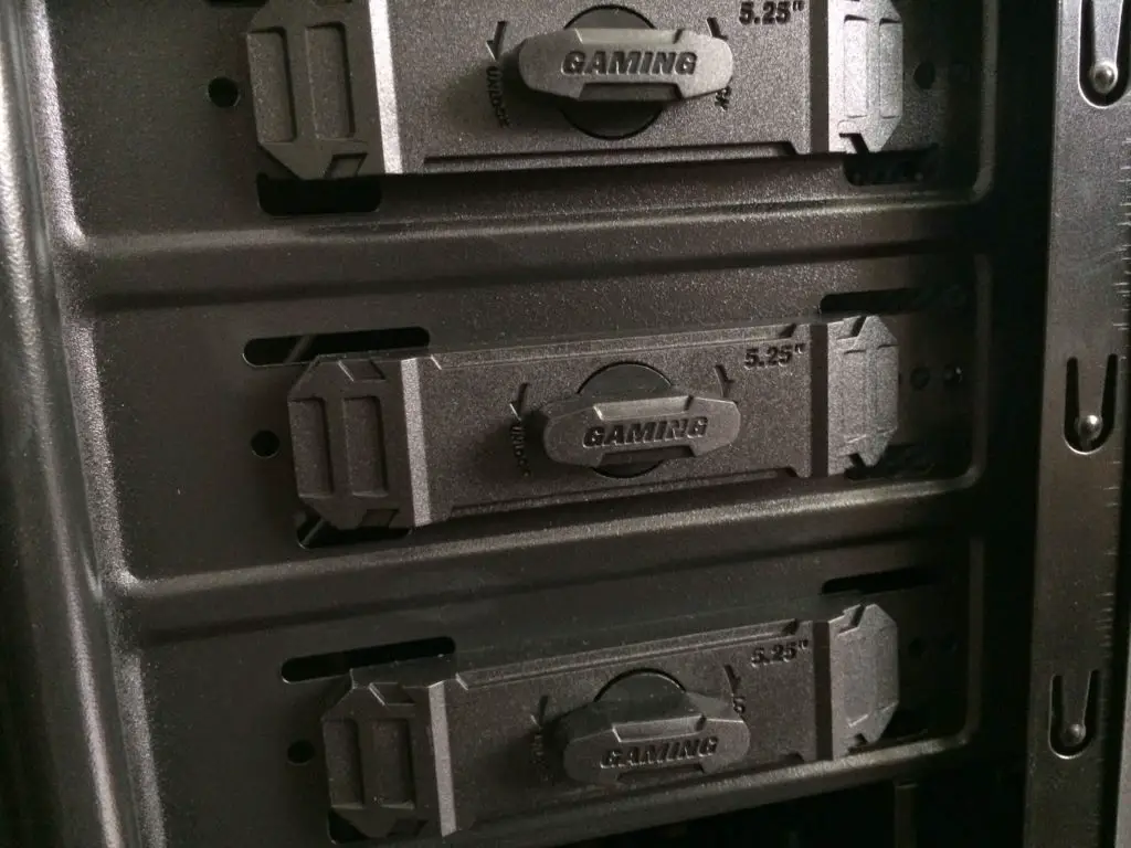 Unboxing & Review: Thermaltake Versa H21 56