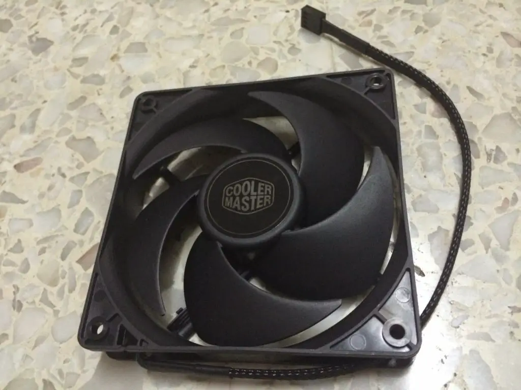 Unboxing & Review: Cooler Master Nepton 240M 47