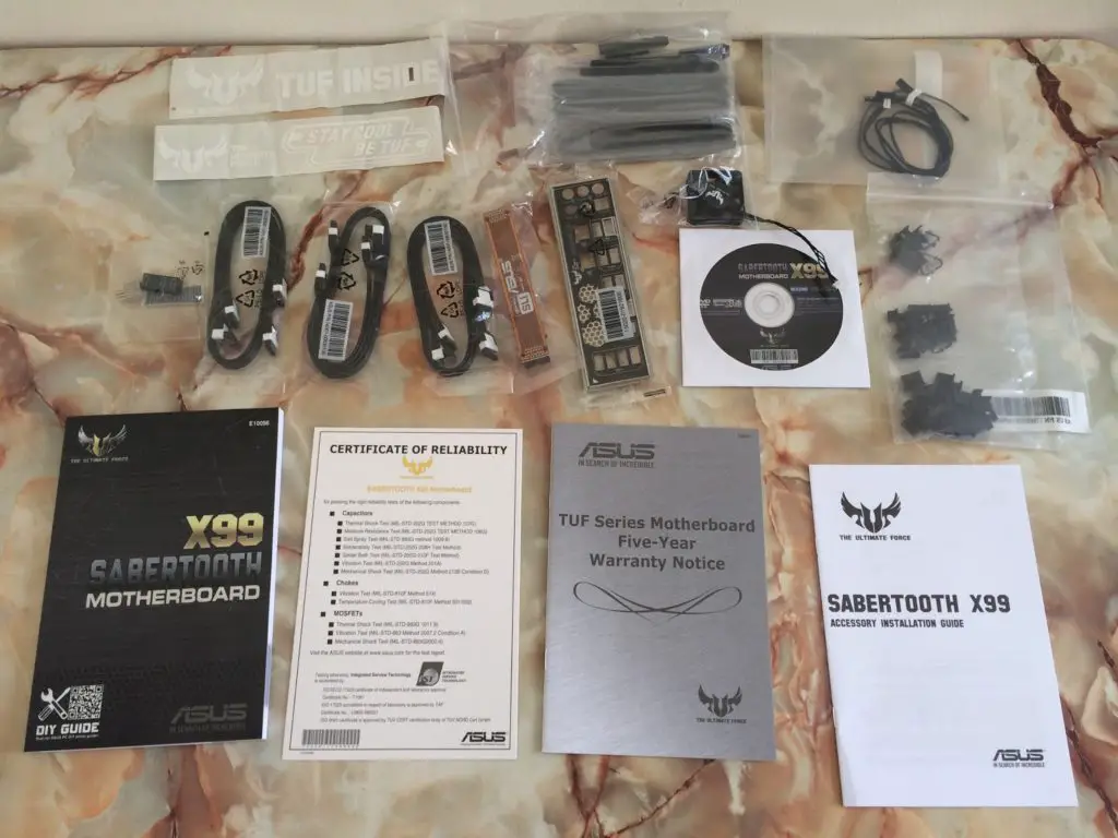 Unboxing & Review: ASUS Sabertooth X99 6