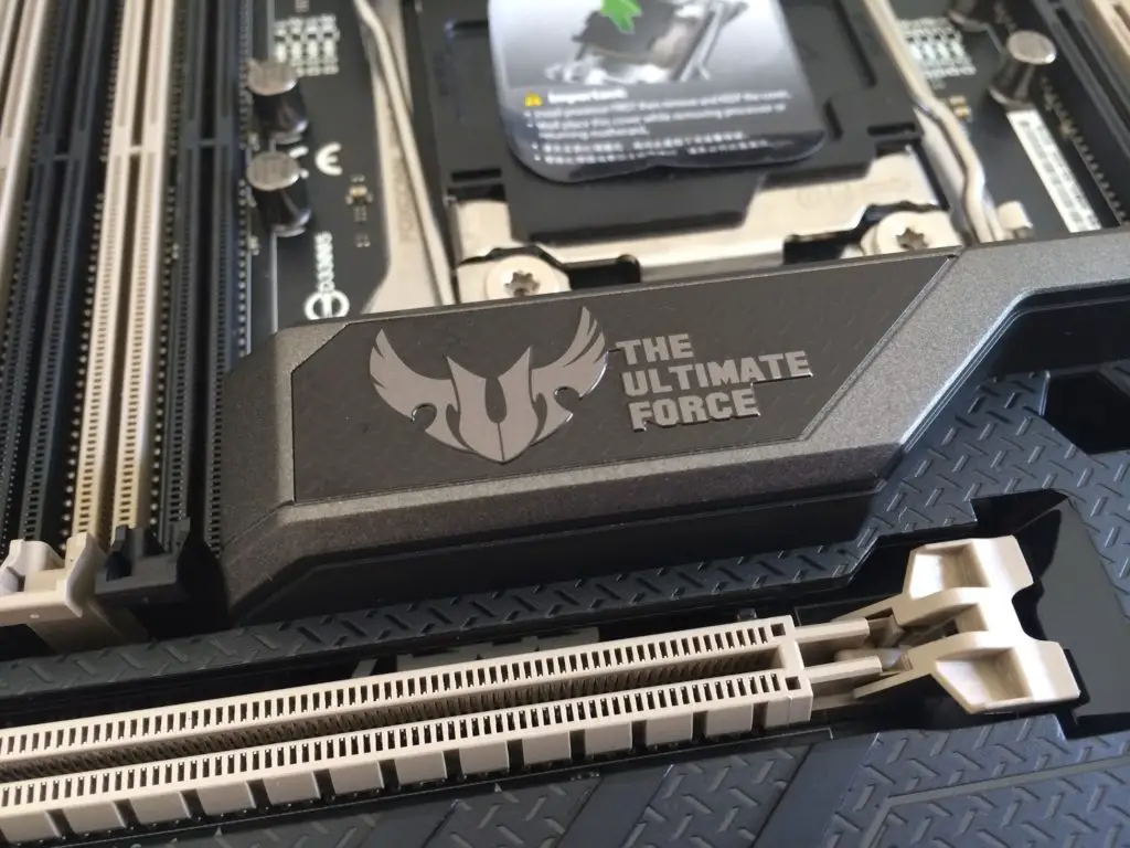 Unboxing & Review: ASUS Sabertooth X99 22