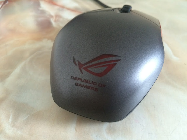 ASUS Republic of Gamers Sica Gaming Mouse Review 55