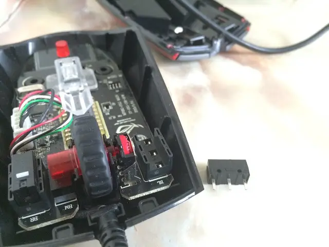 ASUS Republic of Gamers Sica Gaming Mouse Review 32