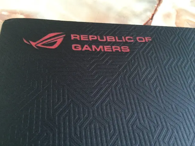 ASUS ROG Whetstone Gaming Mousepad Review 12
