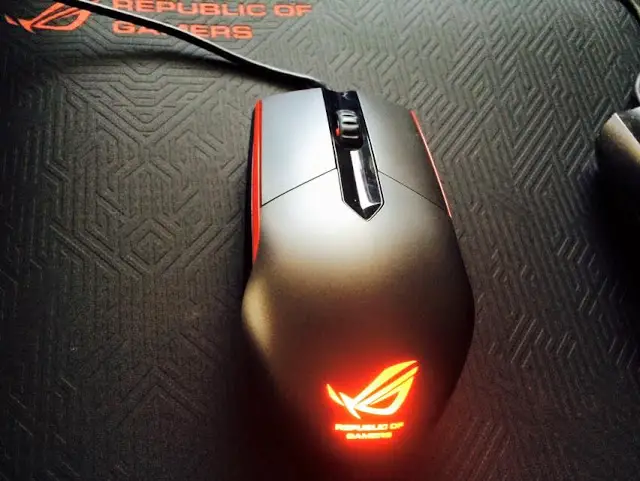 ASUS ROG Whetstone Gaming Mousepad Review 18