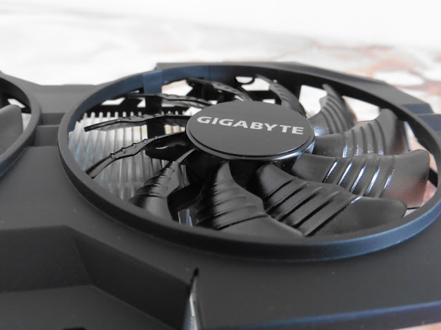 Unboxing & Review: Gigabyte GTX 950 WindForce OC 2GB 14