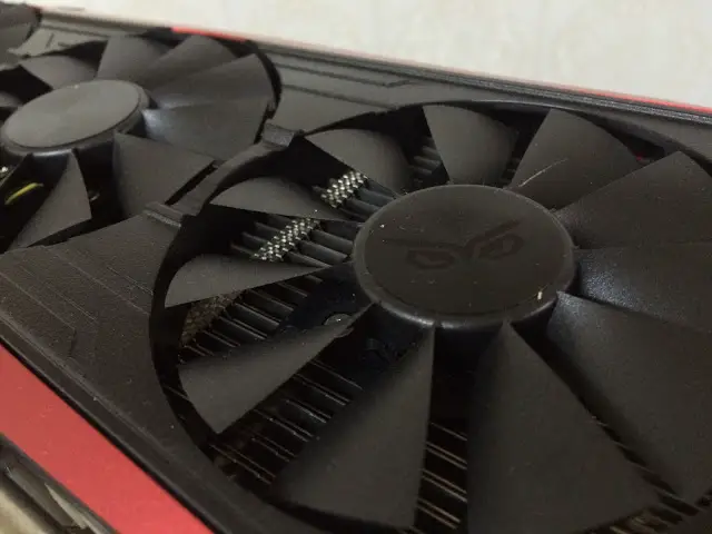 Unboxing & Review: ASUS STRIX R9 Fury 12