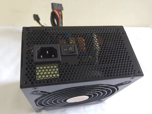 Unboxing & Preview: AcBel iPower 90m 600W Power Supply 32