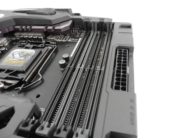 Unboxing & Review: ASUS ROG Maximus VIII Formula 20