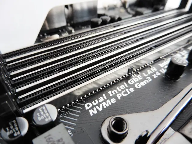 Unboxing & Review: Gigabyte X99 Designare EX Motherboard 20