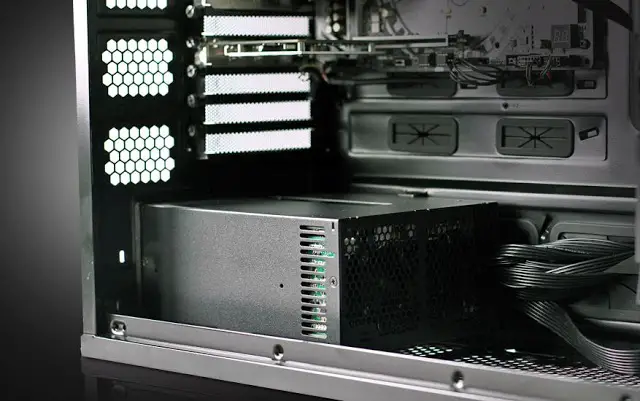 FSP Unveils New Twins Series Redundant PSU For Consumers 6