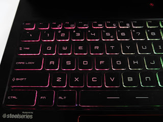 MSI GS63VR 6RF Stealth Pro Gaming Notebook Review 12