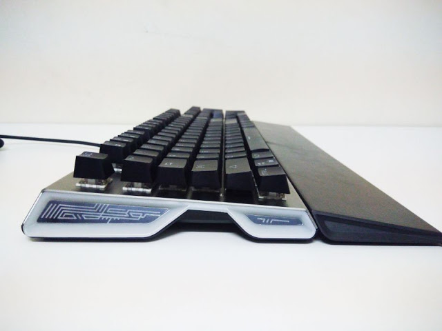 AVF Gaming Freak MXR9 Mechanical Keyboard Review 12