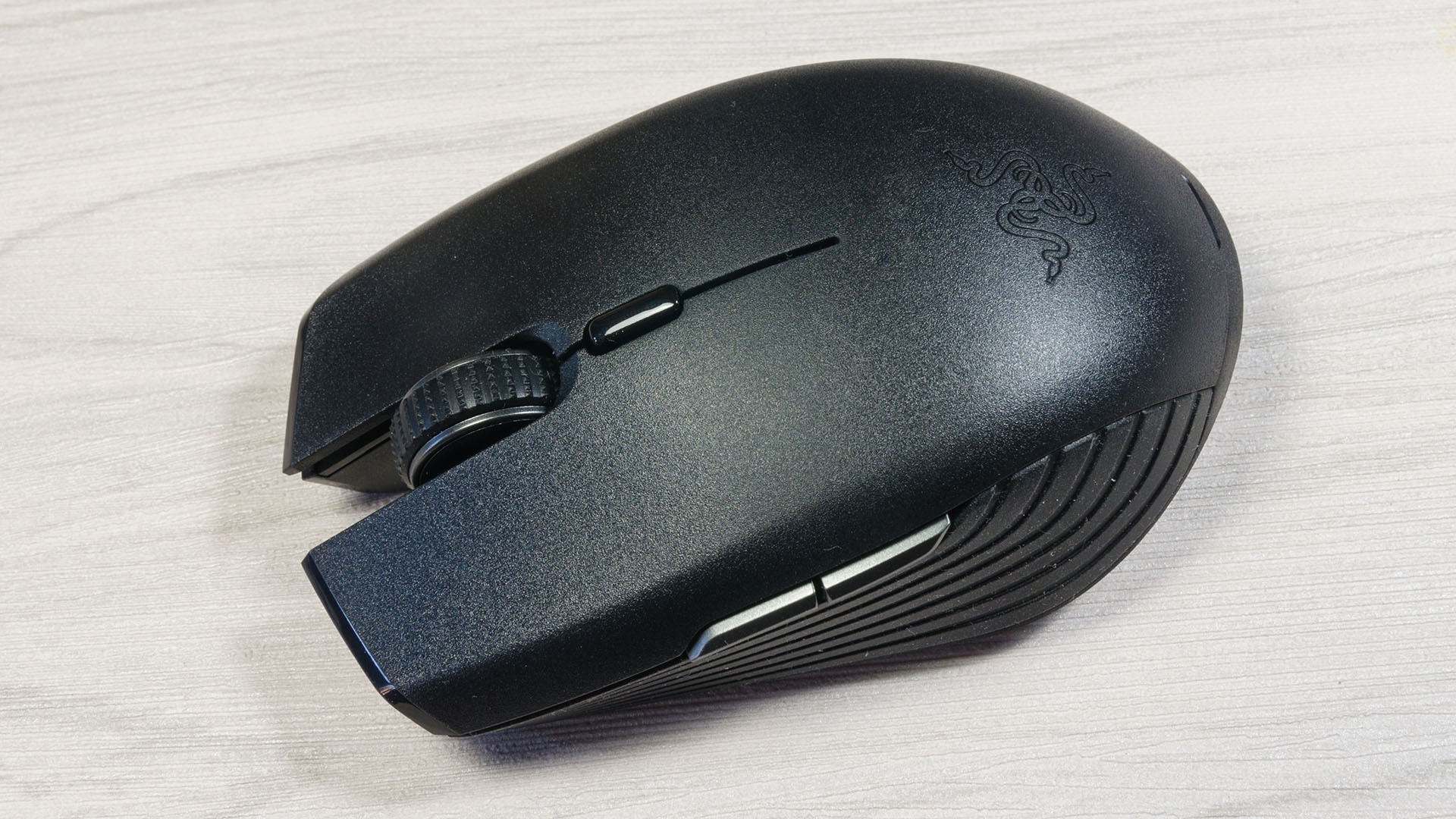  Razer Atheris Ambidextrous Wireless Mouse: 7200 DPI