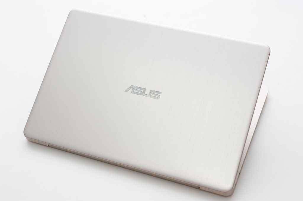 ASUS VivoBook S14 S406U