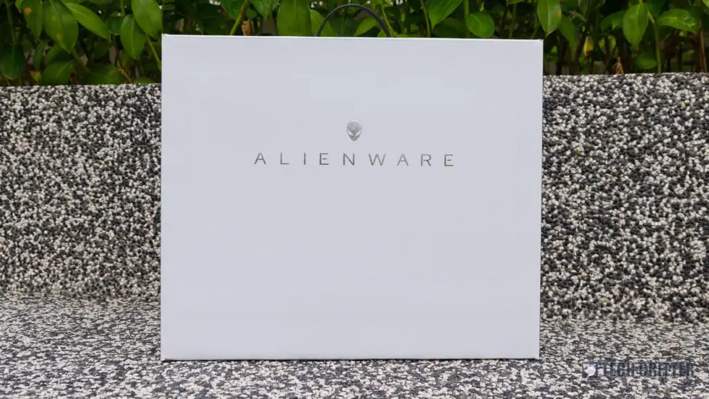 Alienware m17 R2