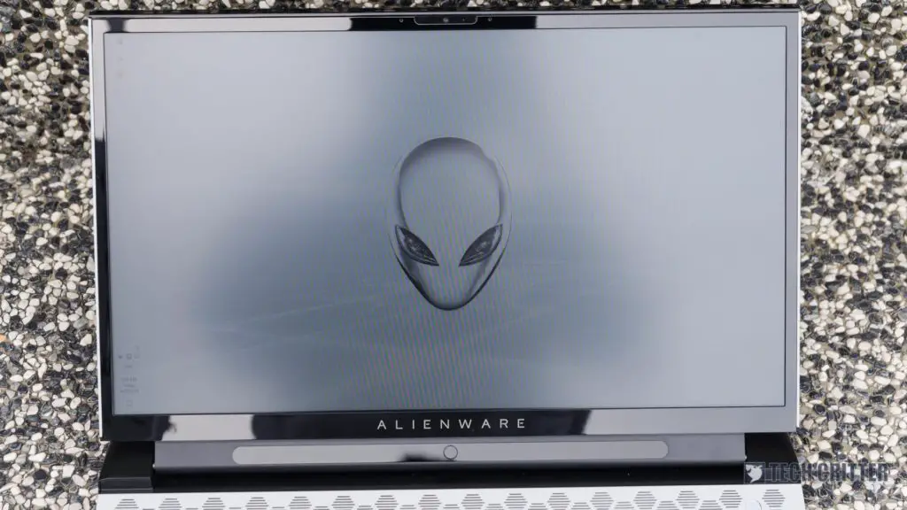 Alienware m17 R2