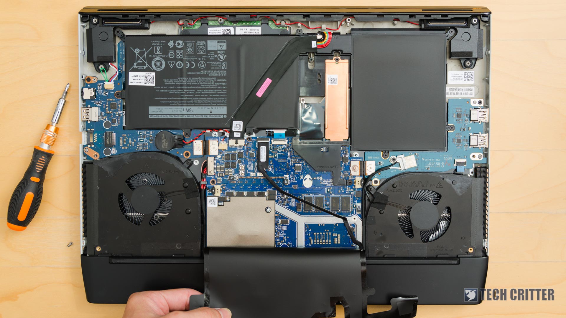 Review Alienware m17 R2 i9 9980HK RTX 2080 Max Q 16GB 512GB NVMe SSD