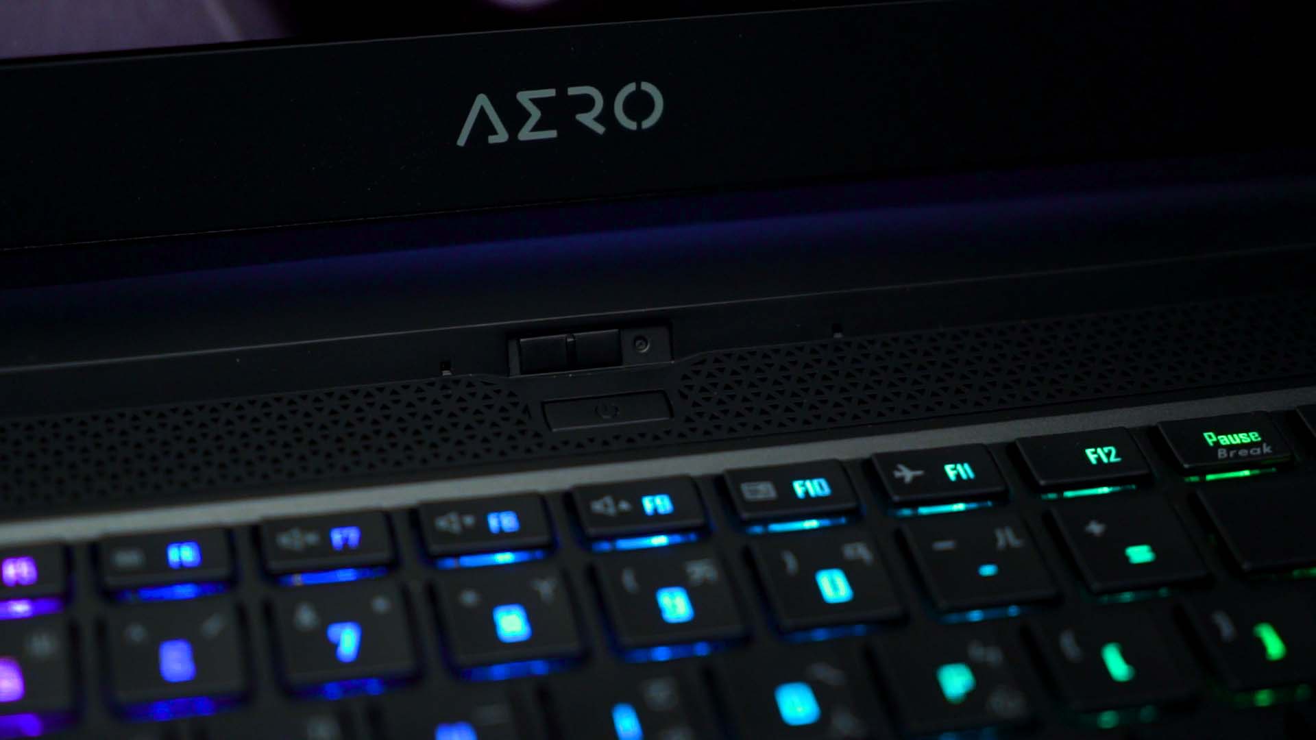 Review - Gigabyte AERO 15 OLED XB (2020): Beautiful OLED