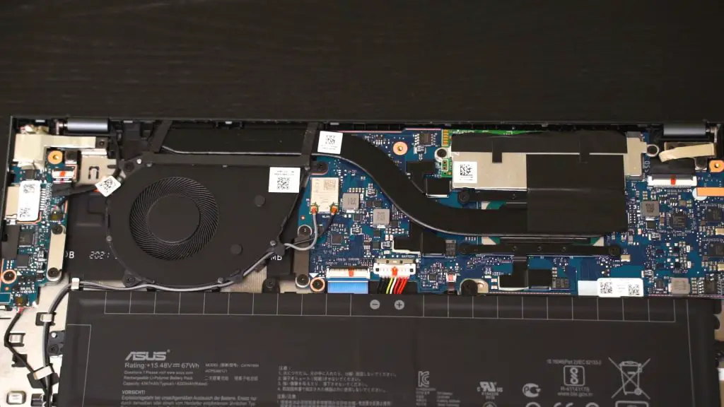 ASUS ZenBook UX425 2