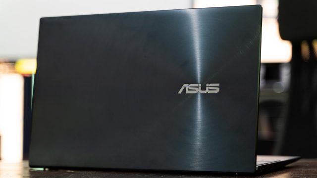 ASUS ZenBook UX425 20