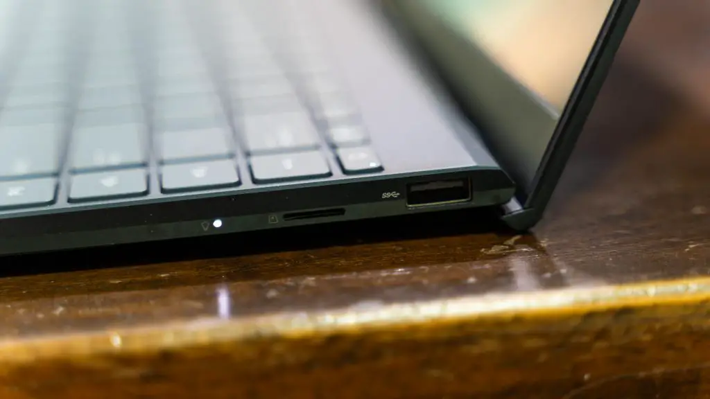 ASUS ZenBook UX425 5