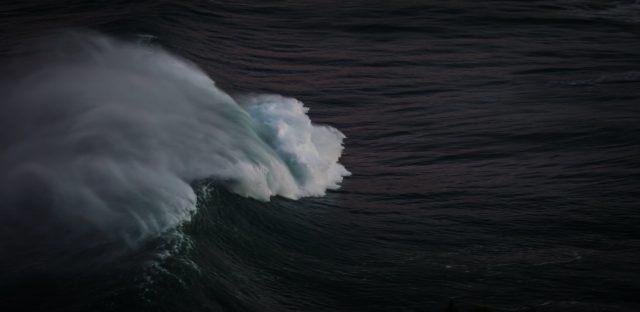 wave max mckinnon tIgtXoWyOhE unsplash