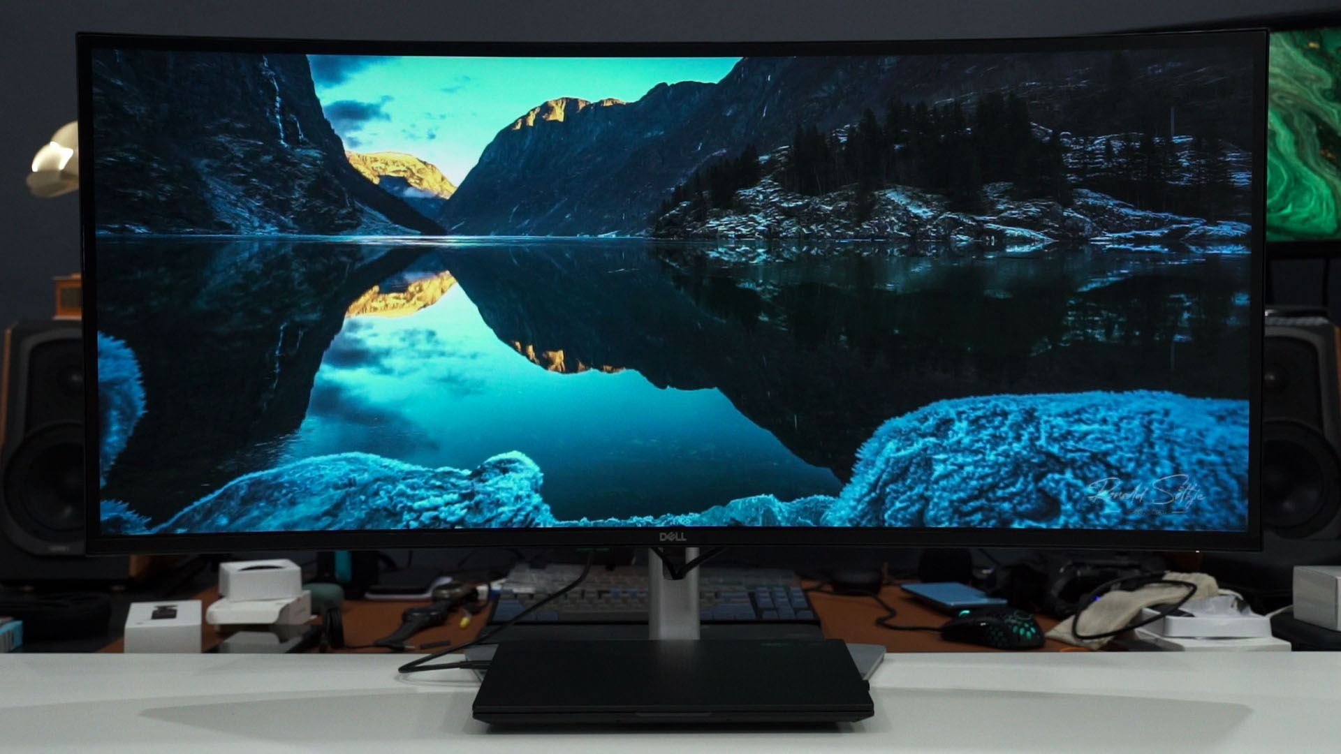 Dell UltraSharp 40 Curved WUHD Monitor - U4021QW