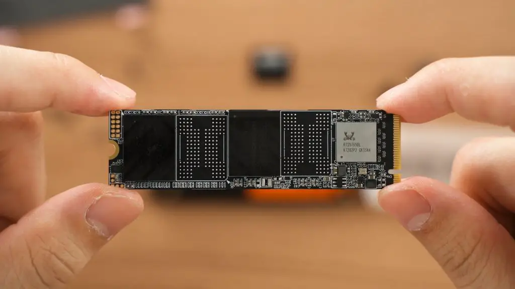 KLEVV R1 SSD