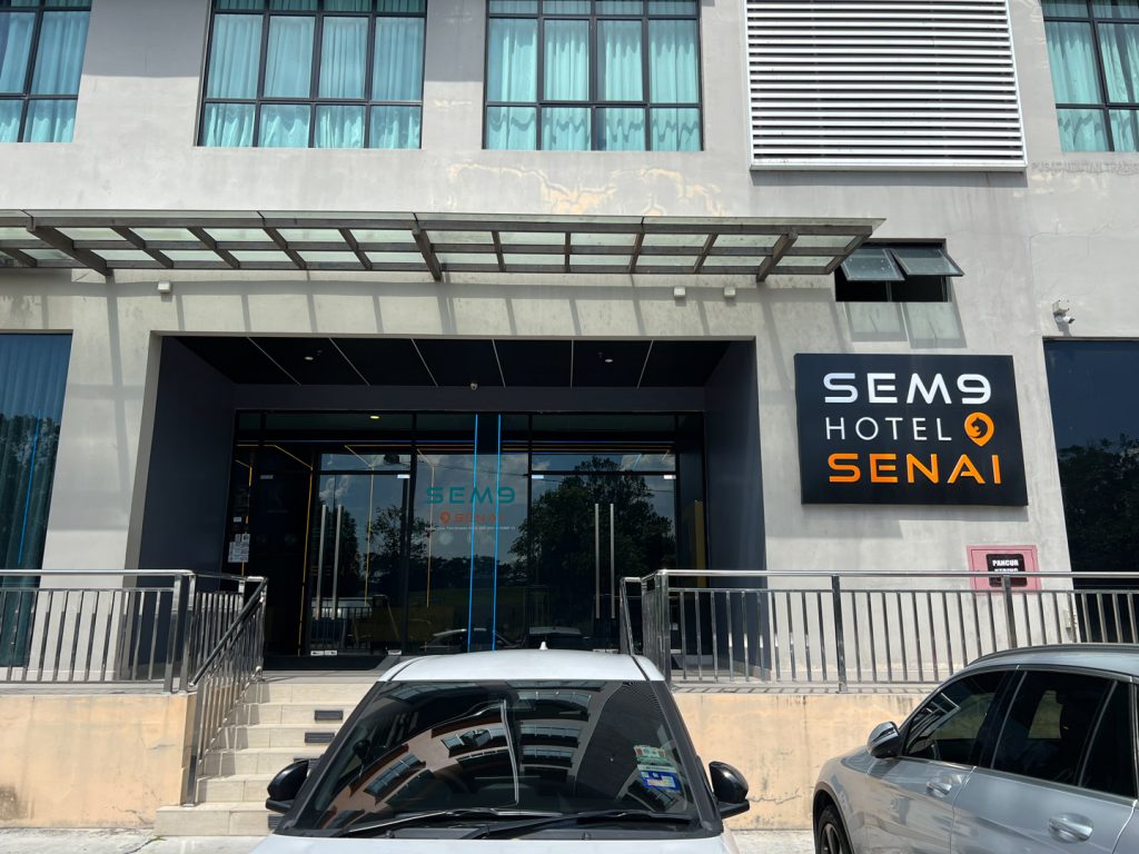 SEM9 Hotel 01