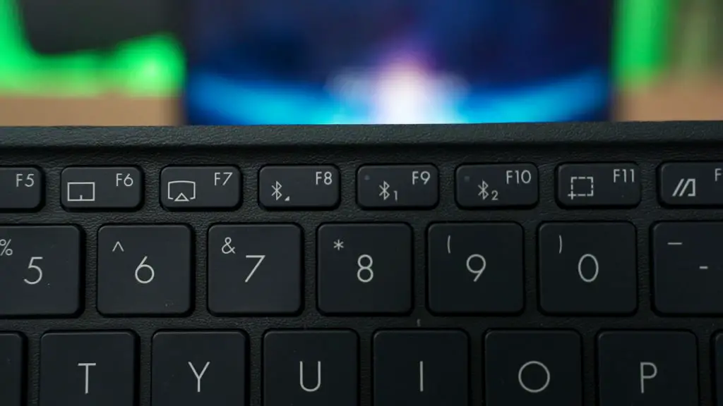 How is it like to actually use the ASUS Zenbook 17 Fold OLED UX9702