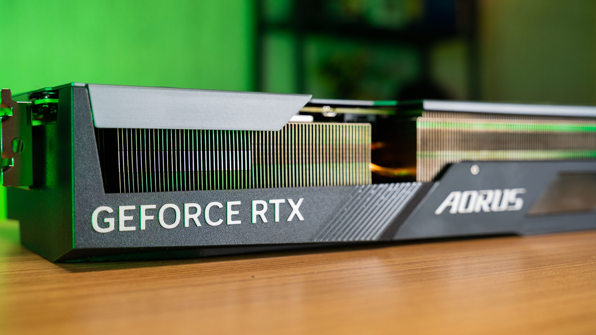 ROG Strix VS Gigabyte Aero RTX 4080 Head To Head 