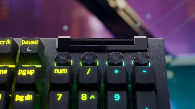 Razer BlackWidow V4 Pro keyboard 2