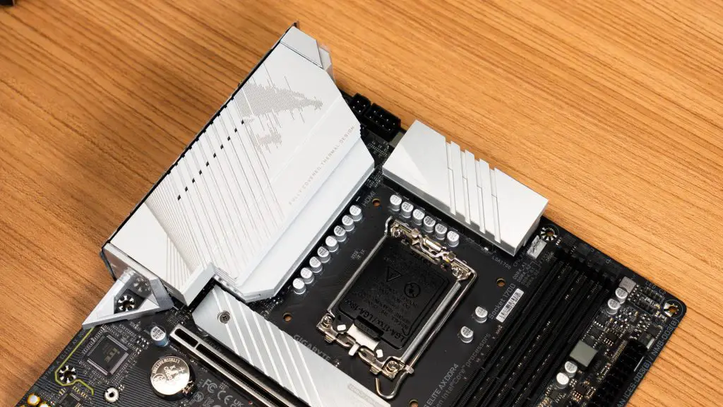 Gigabyte B760 AORUS Elite AX DDR4 (19)