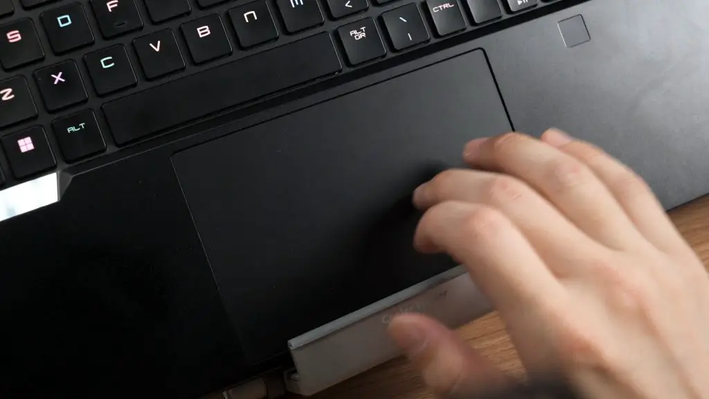 MSI Titan GT77HX 13VI review 15