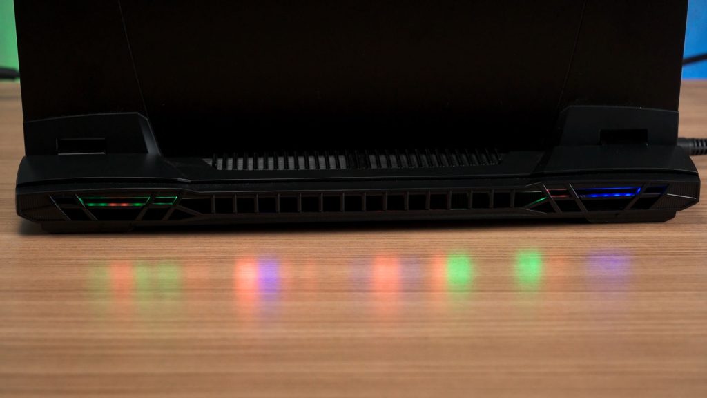 MSI Titan GT77HX 13VI review 8