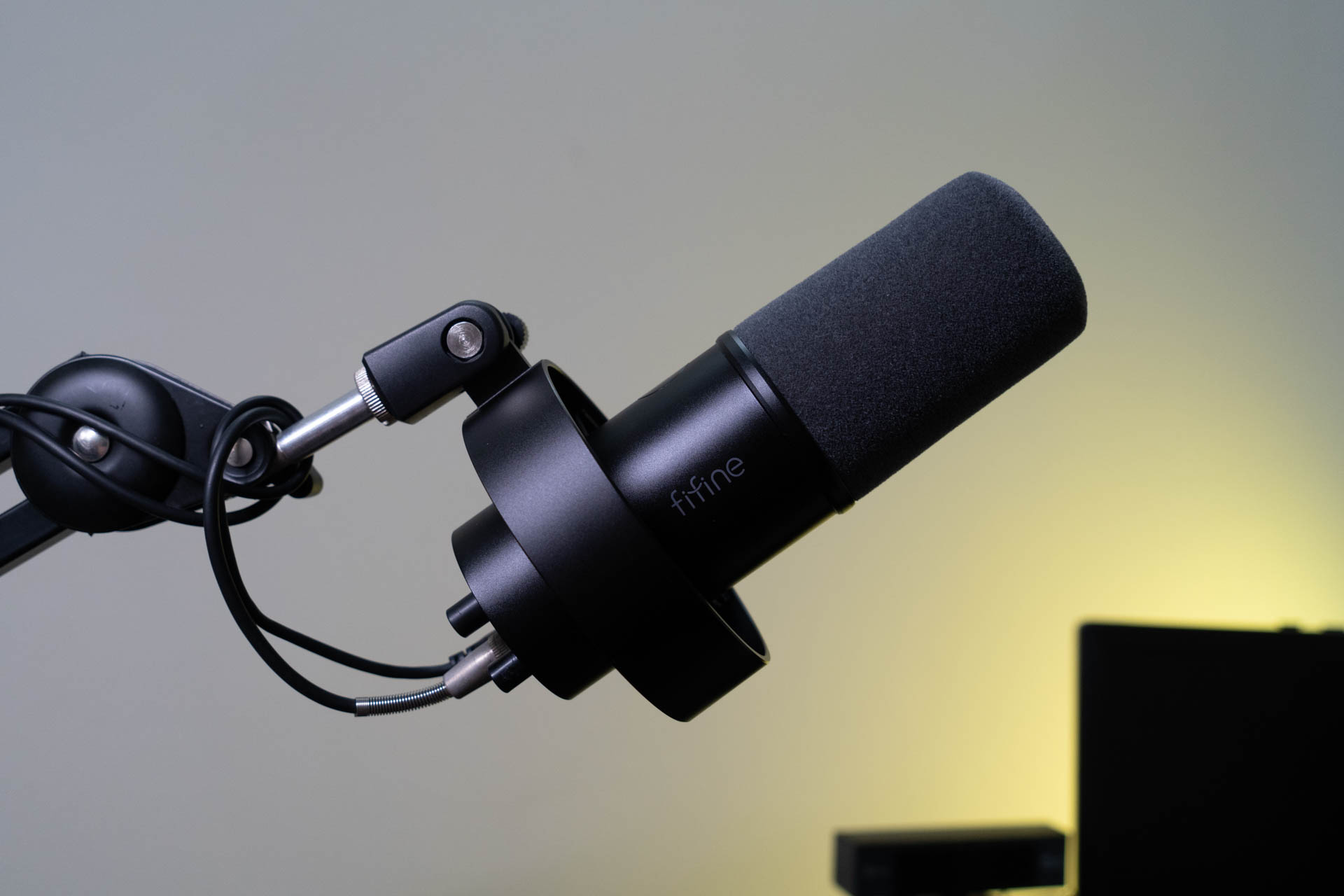 Quick Review: FIFINE K688 USB/XLR Dynamic Microphone