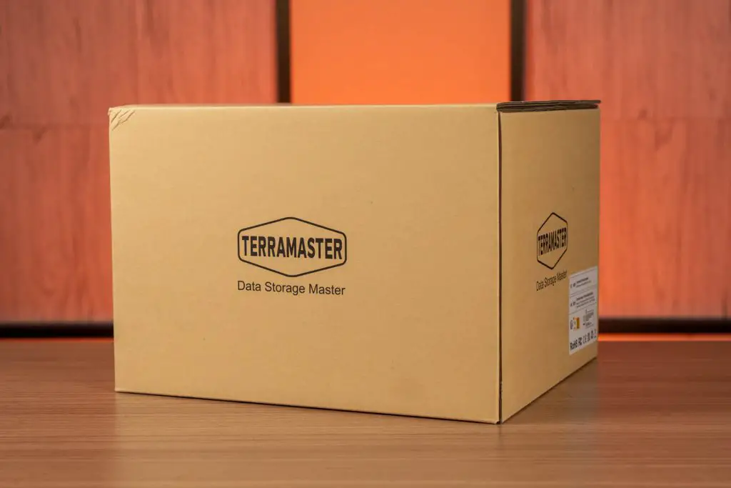 TerraMaster D8 Hybrid 01