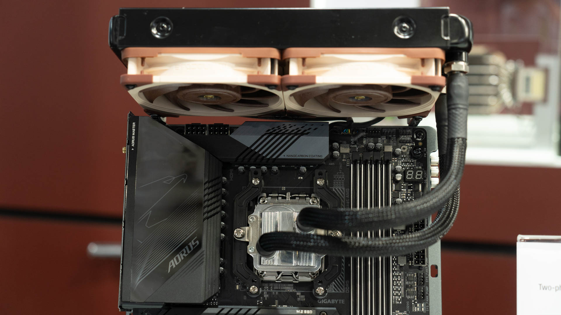 ゆー　Noctua NH-D15 2台　Noctua NH-U9S 2台 ASCII.jp：Noctuaの人気CPUクーラー2モデルにオールブラック