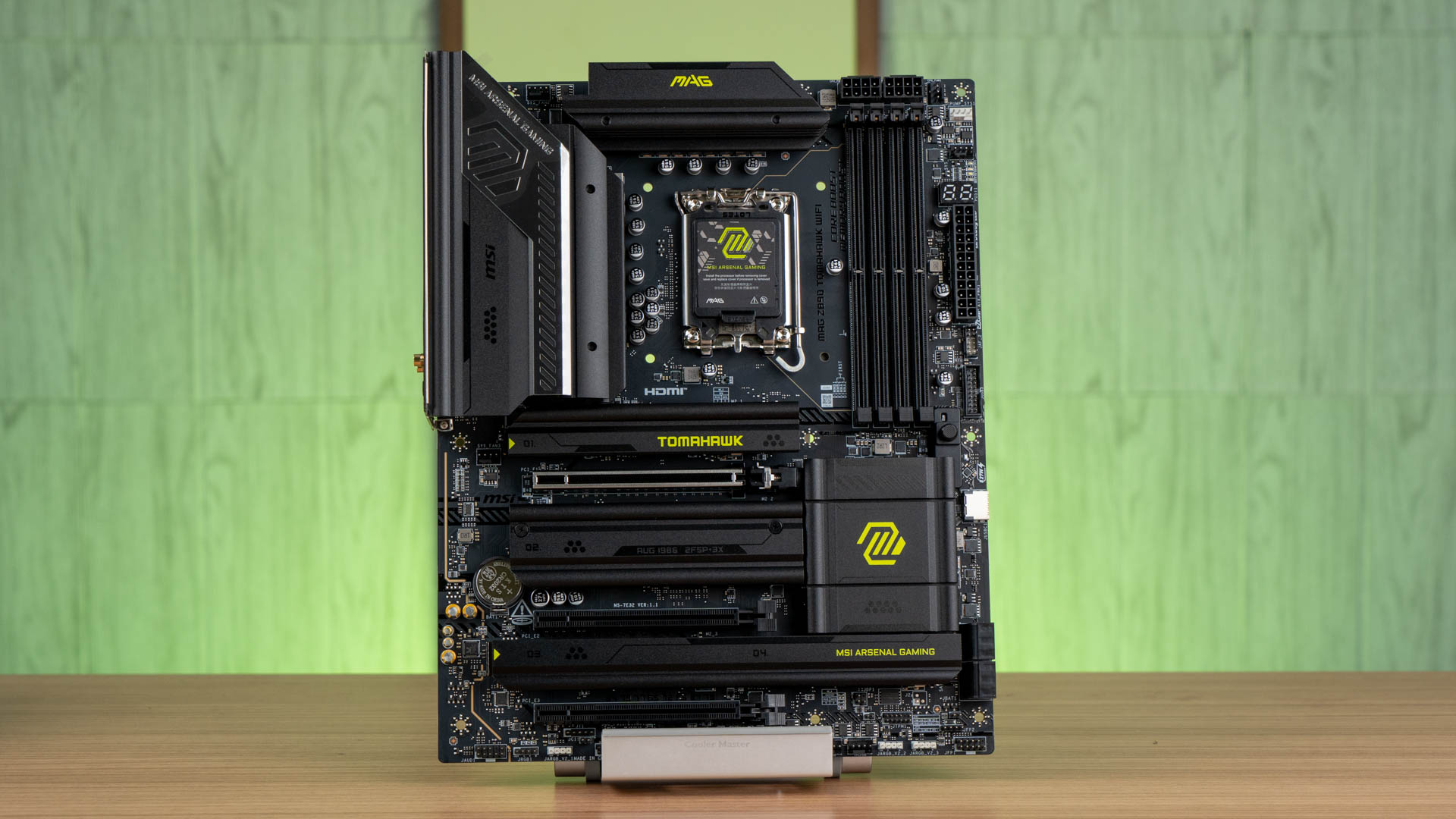 MSI MAG Z890 TOMAHAWK WIFI Unboxing & First Look