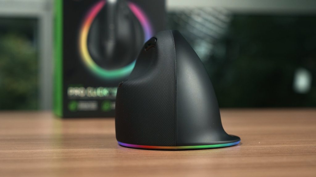 Razer Pro Click V2 Vertical Edition mouse review 11