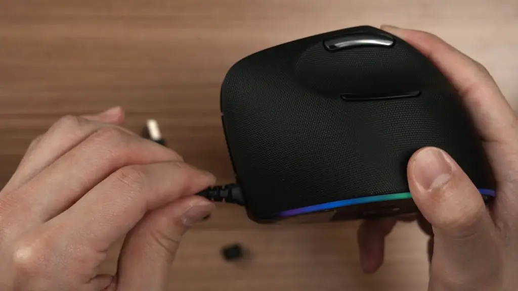 Razer Pro Click V2 Vertical Edition mouse review 14