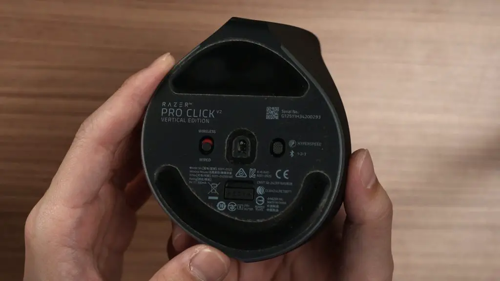 Razer Pro Click V2 Vertical Edition mouse review 16