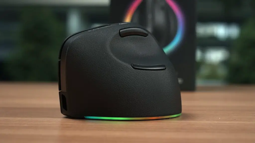 Razer Pro Click V2 Vertical Edition mouse review 2