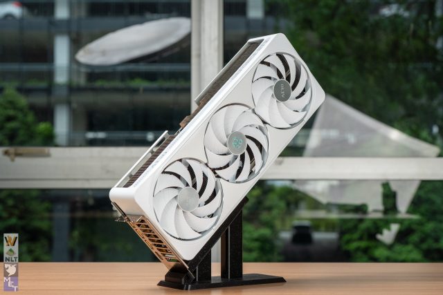 Gigabyte GeForce RTX 5070 Ti AERO OC 12
